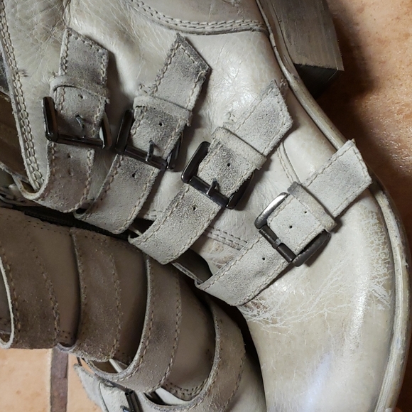 Roan cute distressed boots 👢 - Picture 5 of 7